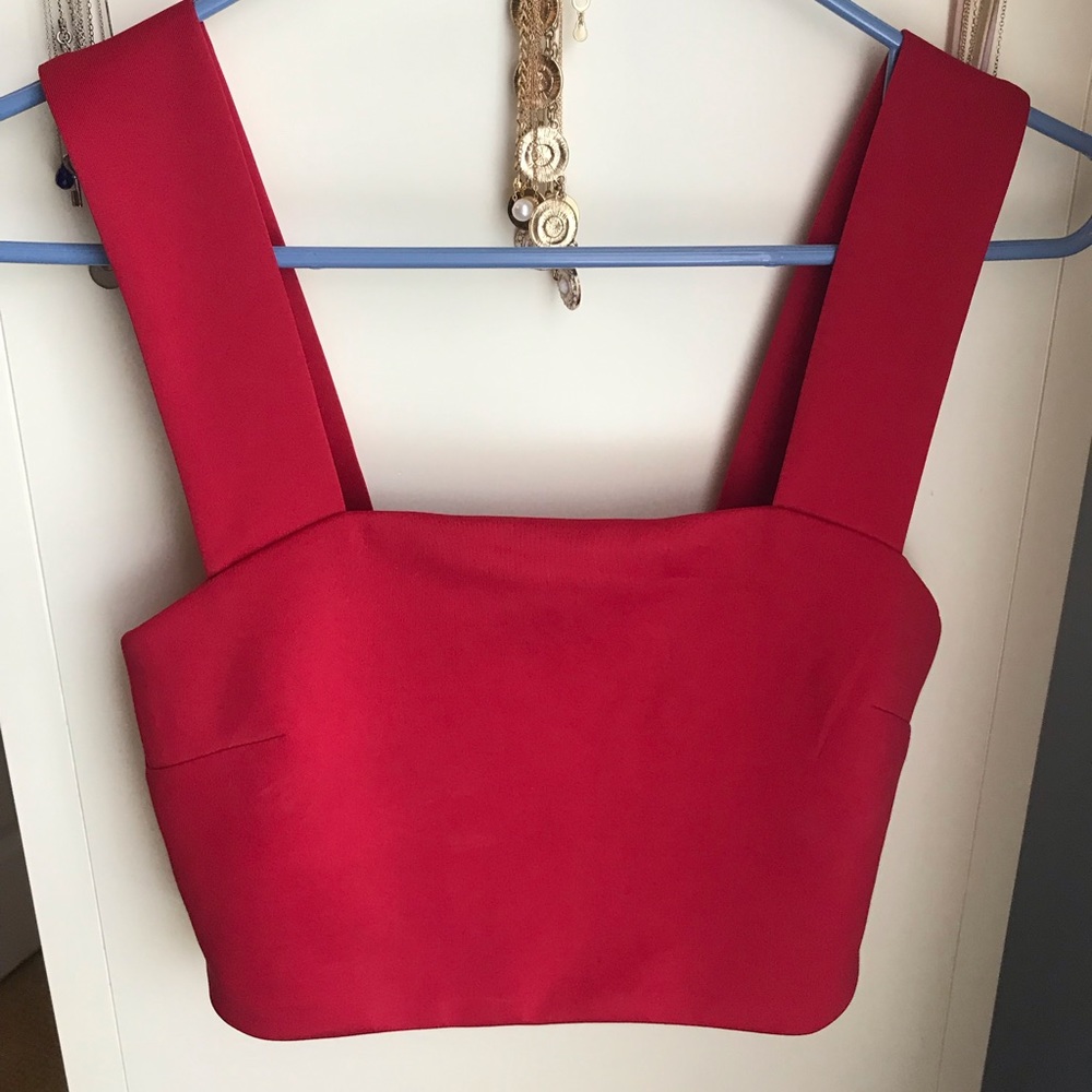✨NEVER WORN Red Showpo Cropped Top ✨